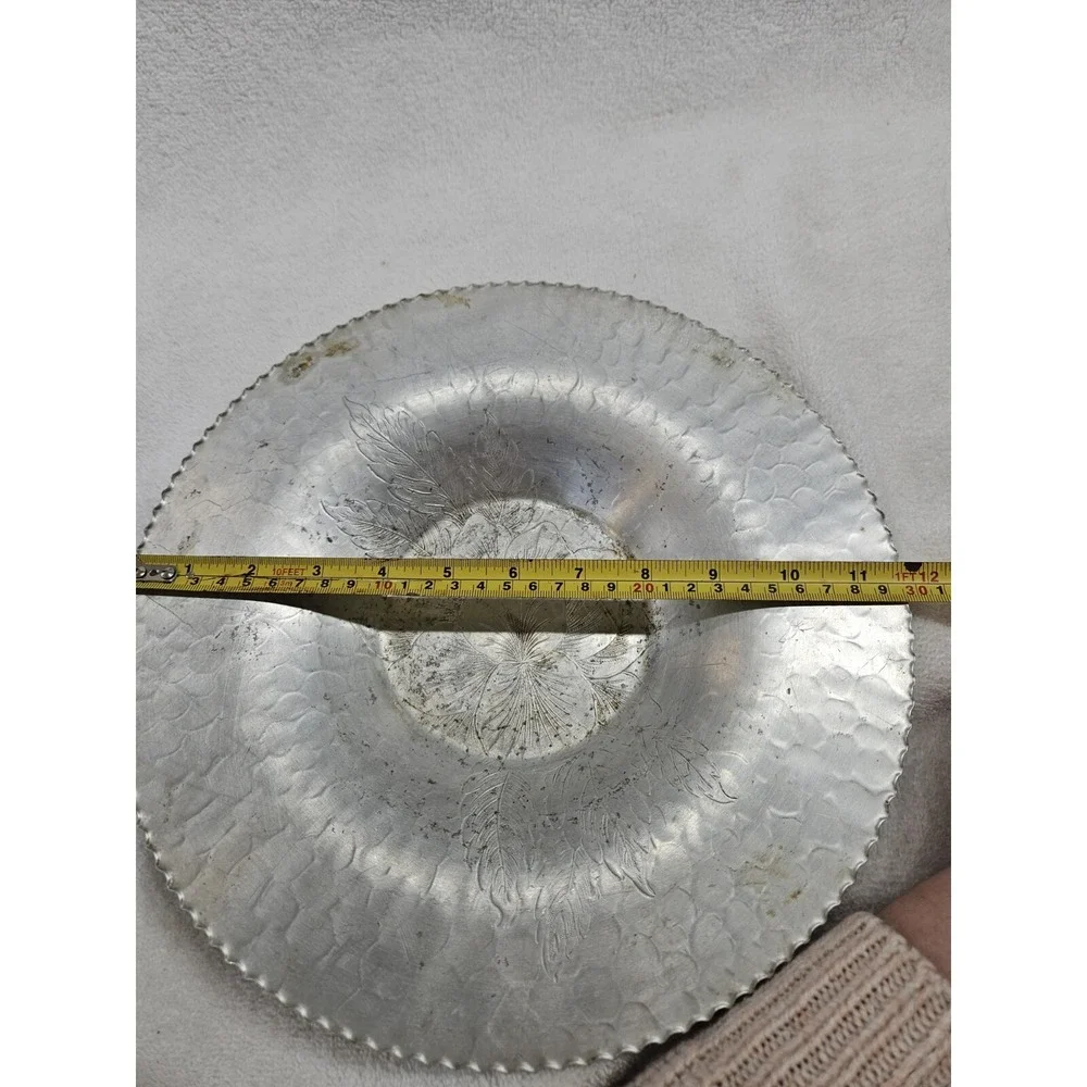 Vintage Round Hammered Aluminum Plate by National Silver Hybiscus Etched Flower‎